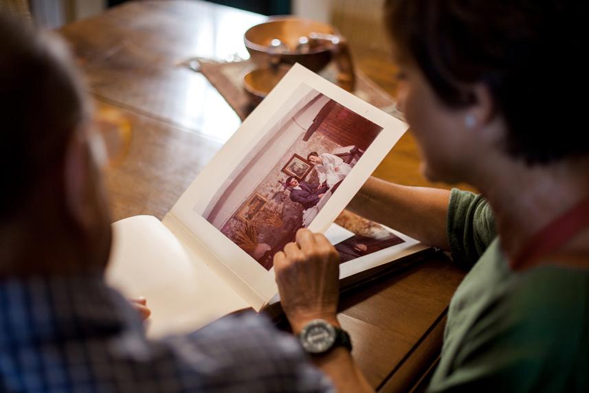 Sharing family memories and the benefits of reminiscence therapy | BrainHQ